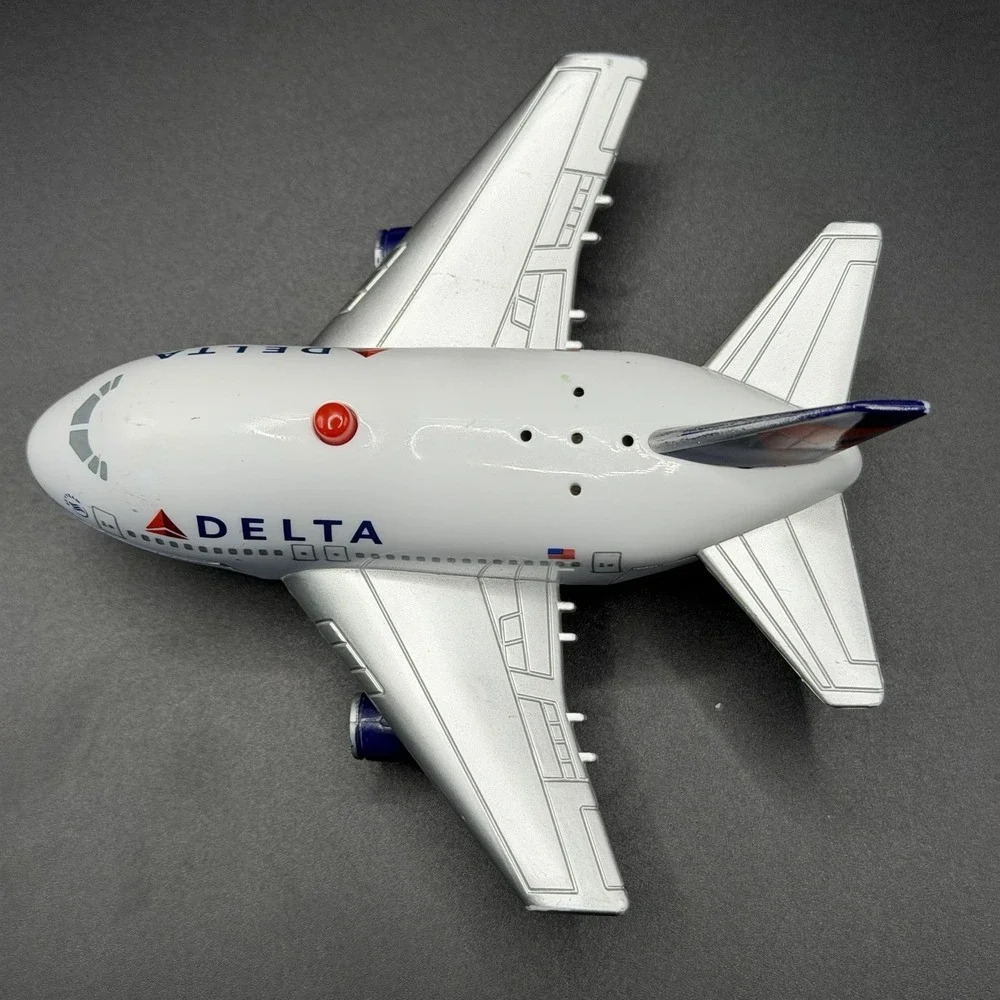 Realtoy Delta Airlines‎ pullback toy jet plane w/ light & sound New Batteries